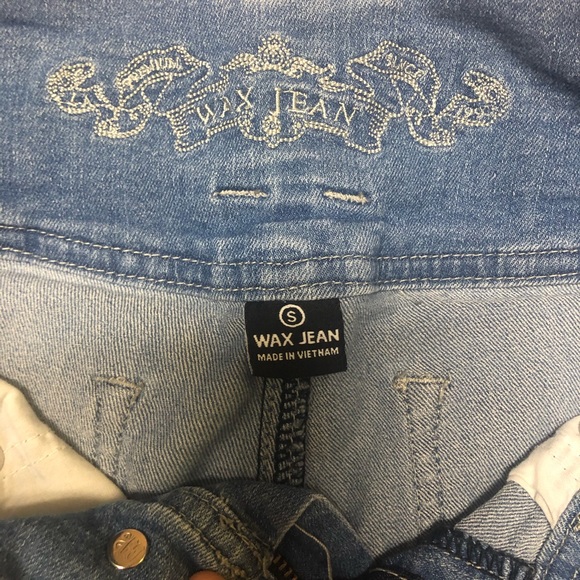 Jean shorts - Picture 2 of 3